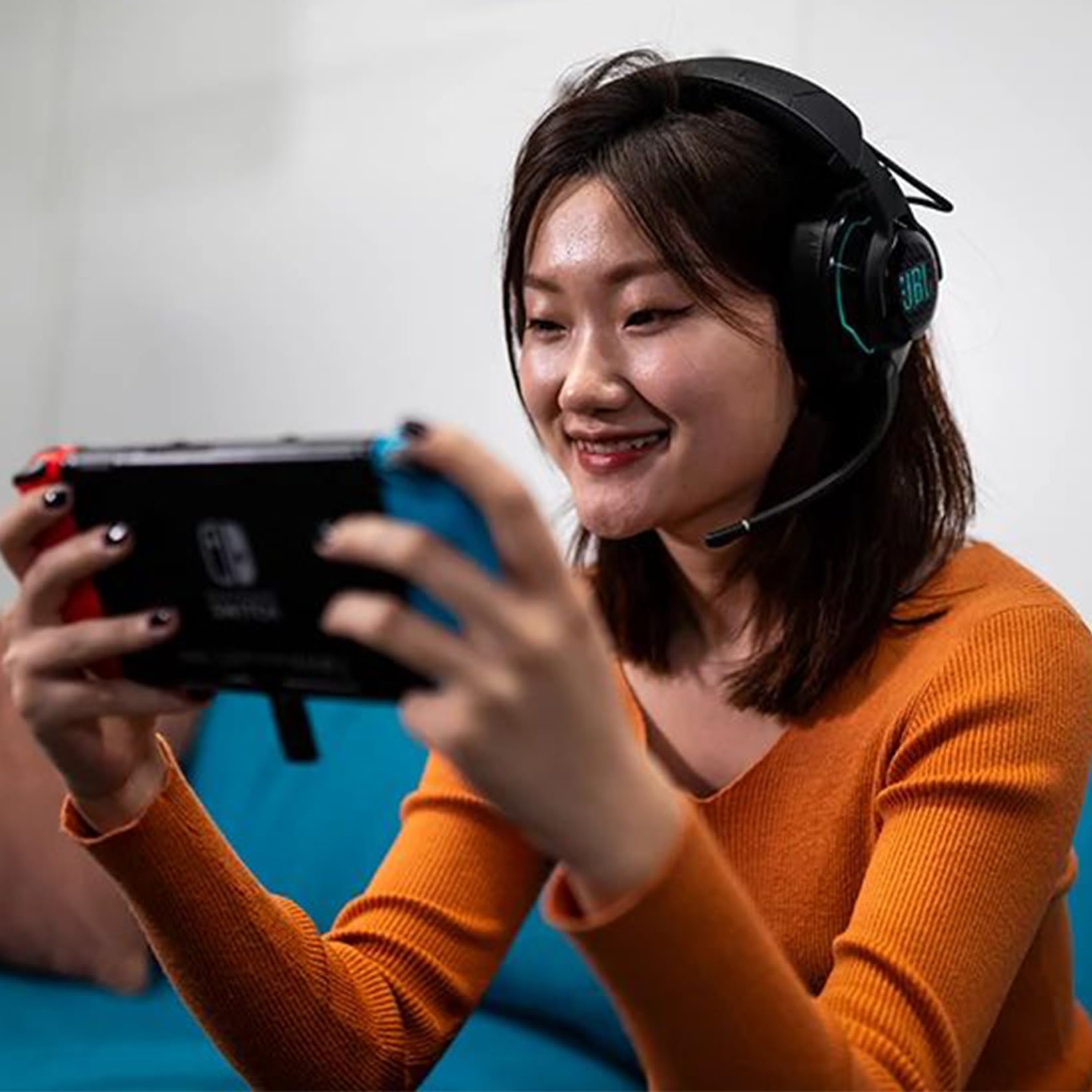 jbl-quantum-910-cuffie-gaming-over-ear-wireless-con-head-tracking-anc-quantumsph image 7