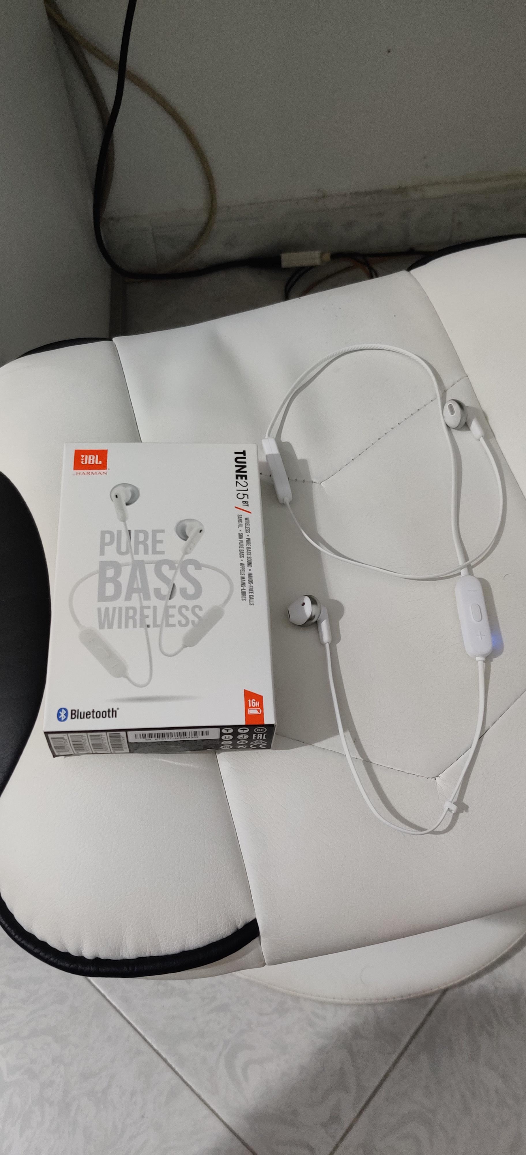 Buon audio ma bassi fin troppo
